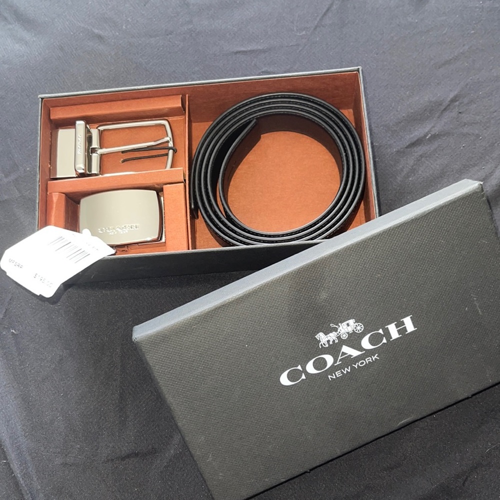 Men’s Coach belt set retail $195
